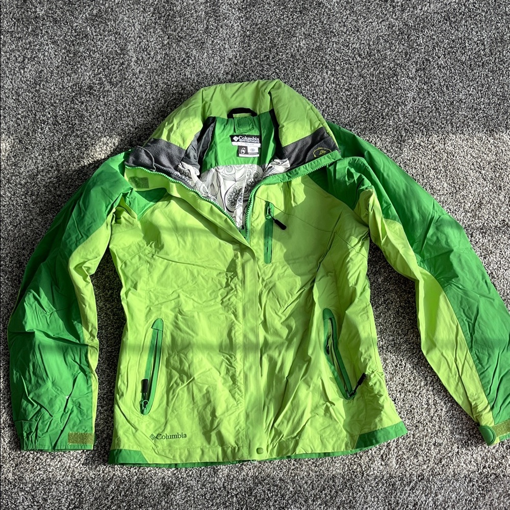 Columbia Two-Tone Green Outdoor Jacket